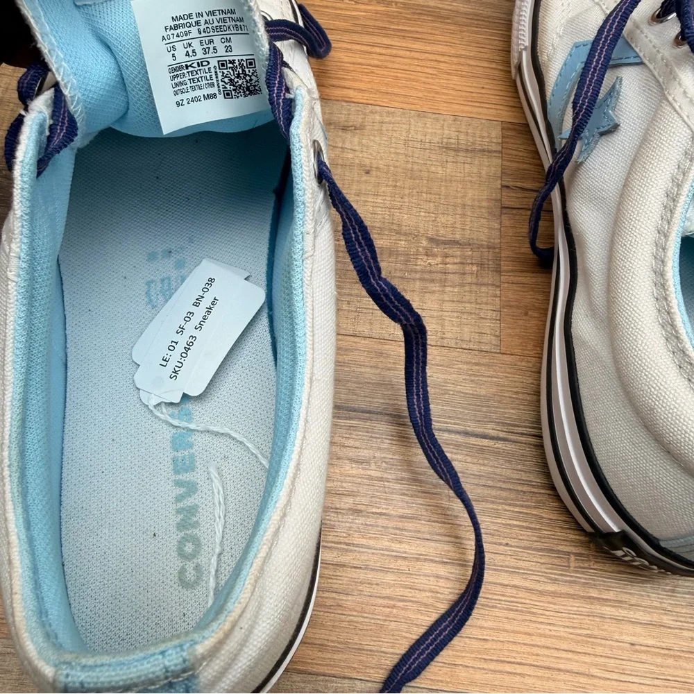 Converse Kids 5 White and Blue Sneakers